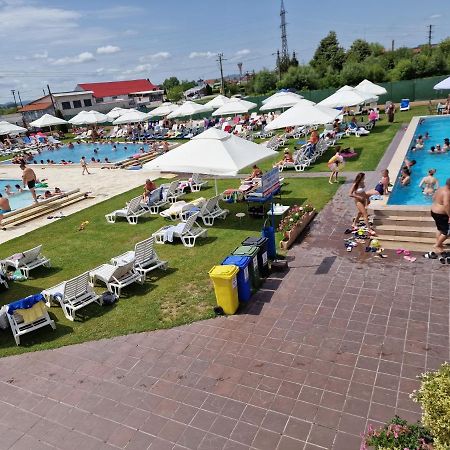 Motel Laguna Beius Bagian luar foto