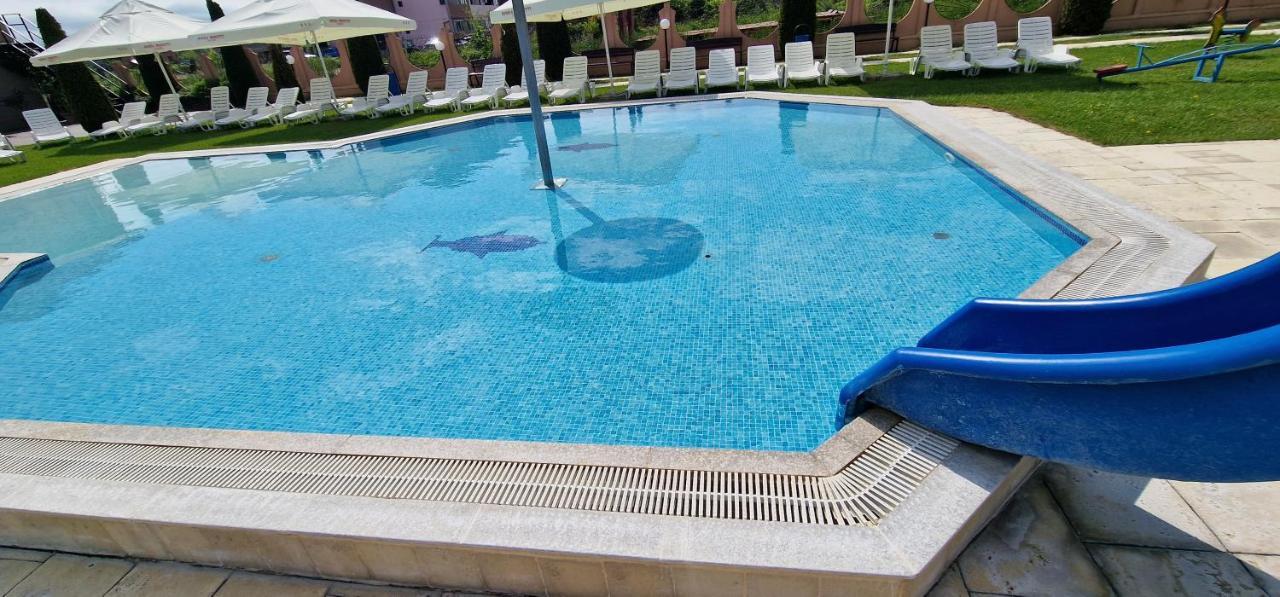 Motel Laguna Beius Bagian luar foto