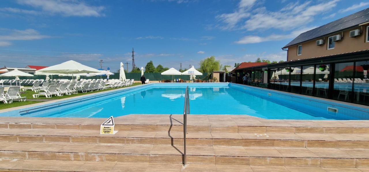 Motel Laguna Beius Bagian luar foto