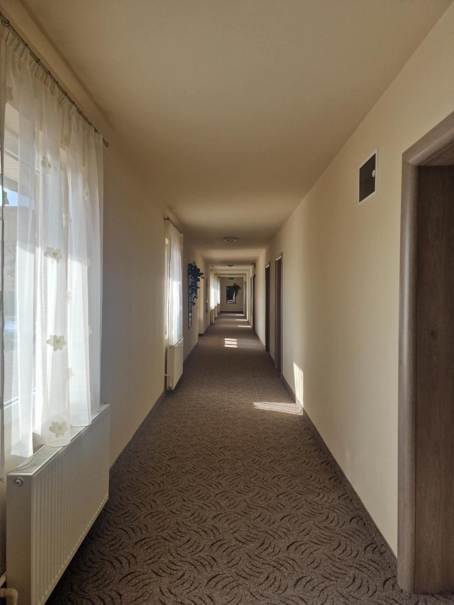 Motel Laguna Beius Bagian luar foto